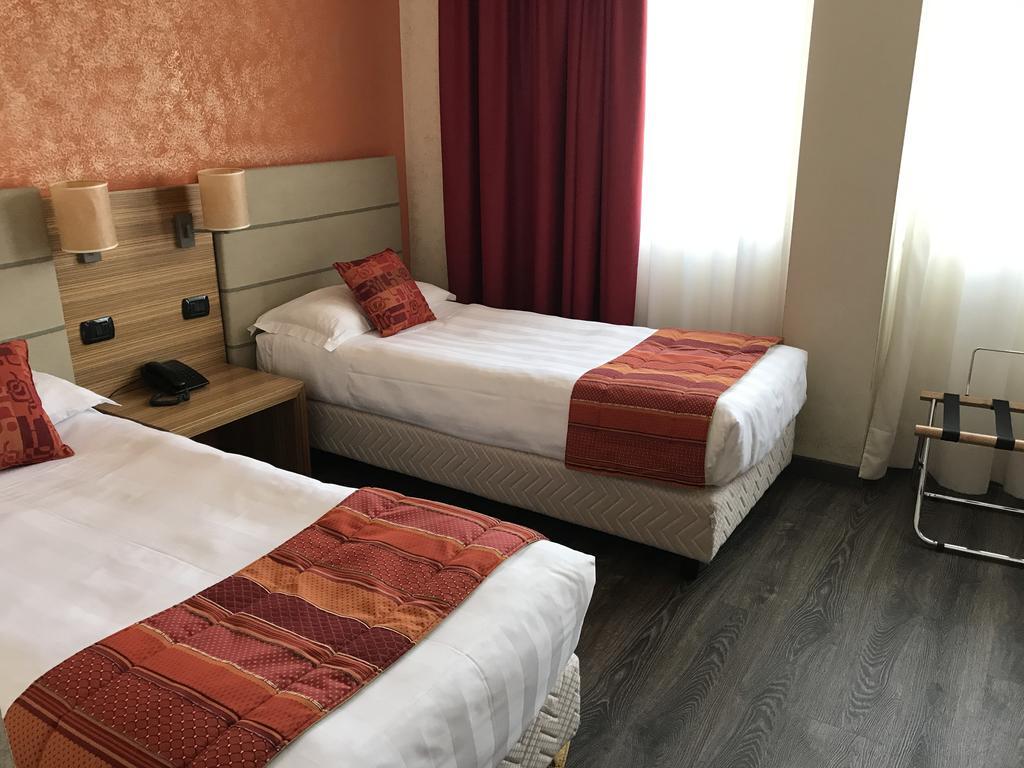 Bis Hotel Varese Exterior foto